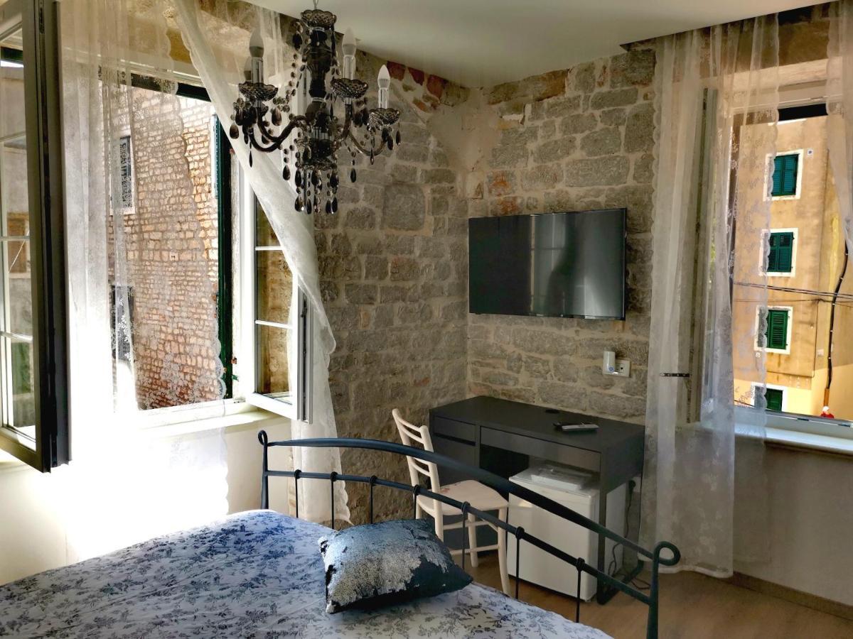L&L Rooms Royal Šibenik Kültér fotó