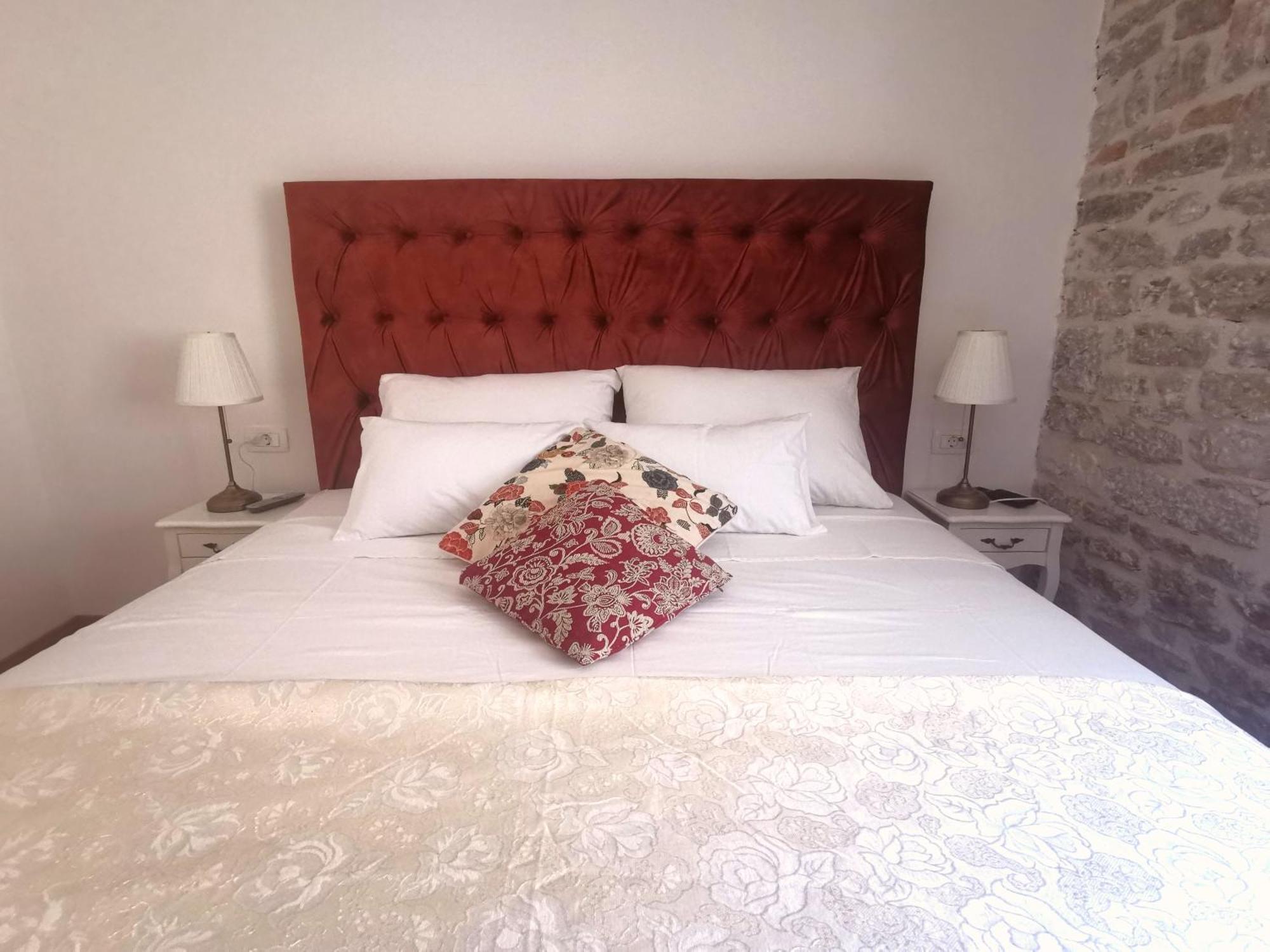 L&L Rooms Royal Šibenik Kültér fotó
